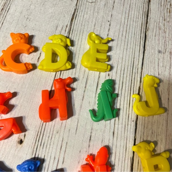 VTG Plastic Blowmold Zoo Animal Alphabet 23 Letters 3" Incomplete Set Hong Kong - Picture 9 of 9